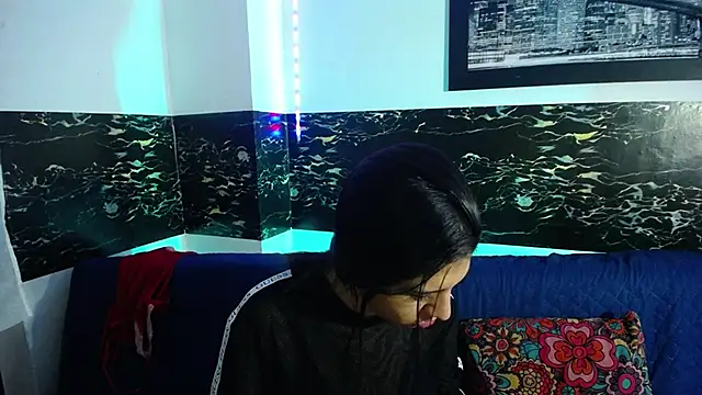 colombianmilf  online show from 12-17-25, 11:00