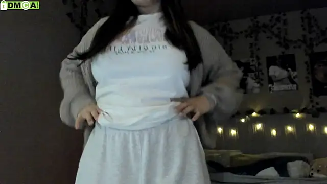 Anisawithlove online show from 10-25-25, 05:04