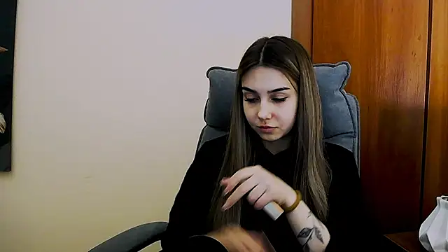 Lili magic online show from 03-20-25, 01:04