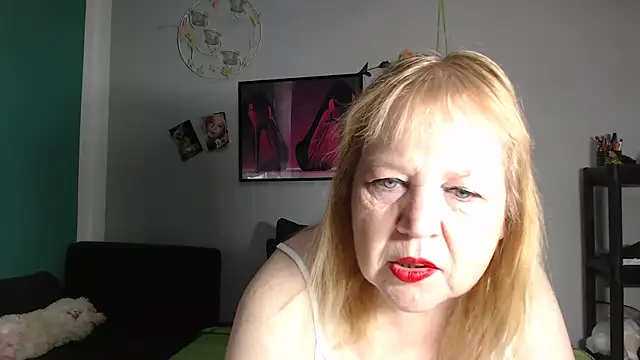 Snapshot of Blasflittchen chatting on 05-10-26, 07:13 Blasflittchen online show from 05-10-26, 07:13