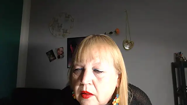 Snapshot of Blasflittchen chatting on 06-04-26, 01:50 Blasflittchen online show from 06-04-26, 01:50