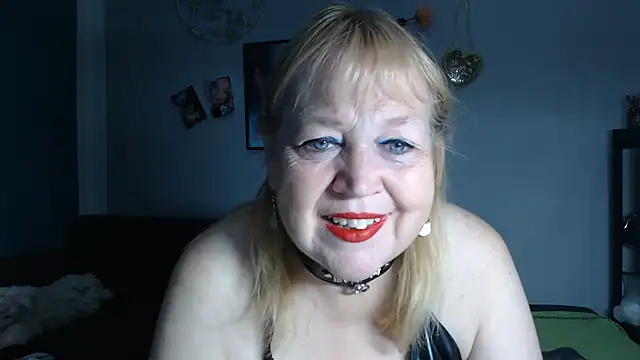 Snapshot of Blasflittchen chatting on 06-10-26, 09:41 Blasflittchen online show from 06-10-26, 09:41