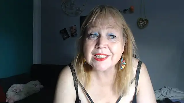 Snapshot of Blasflittchen chatting on 07-26-26, 04:25 Blasflittchen online show from 07-26-26, 04:25
