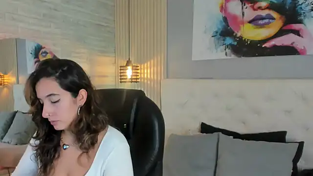 Snapshot of emma__smith1 chatting on 03-02-25, 01:05 emma smith1 online show from 03-02-25, 01:05