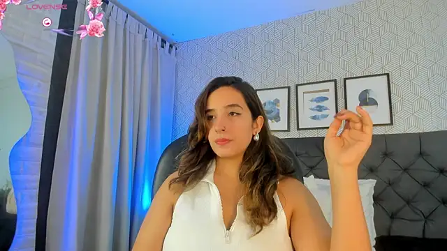 Snapshot of emma__smith1 chatting on 03-11-25, 01:34 emma smith1 online show from 03-11-25, 01:34