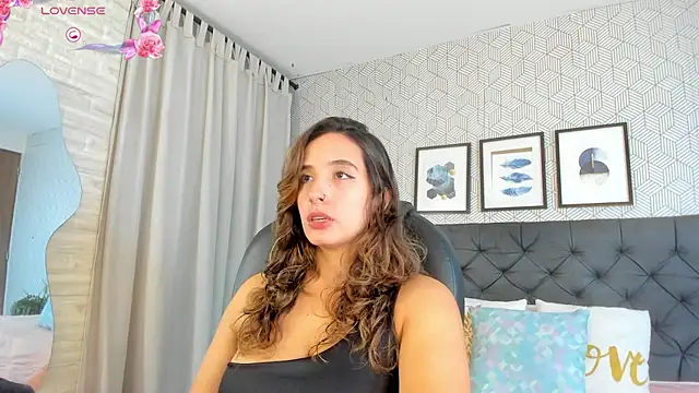 Snapshot of emma__smith1 chatting on 03-13-25, 12:35 emma smith1 online show from 03-13-25, 12:35