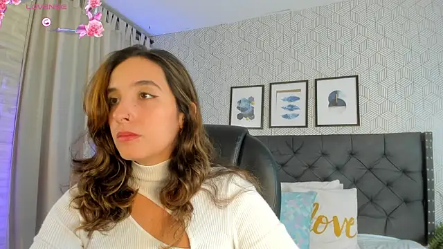 Snapshot of emma__smith1 chatting on 03-14-25, 12:40 emma smith1 online show from 03-14-25, 12:40