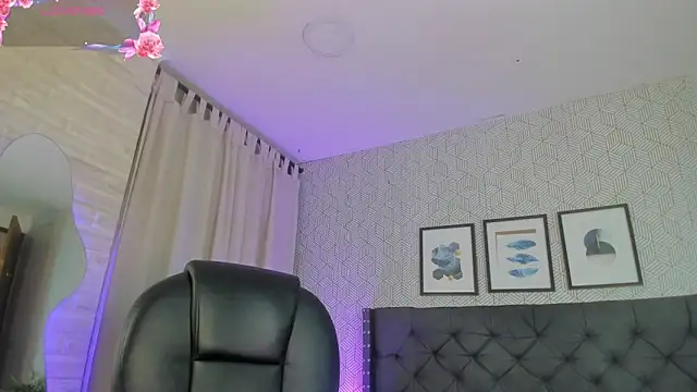 Snapshot of emma__smith1 chatting on 03-22-25, 10:49 emma smith1 online show from 03-22-25, 10:49