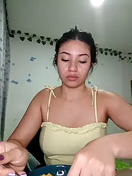 Snapshot of tara20_ chatting on 01-21-25, 02:22 tara20 online show from 01-21-25, 02:22