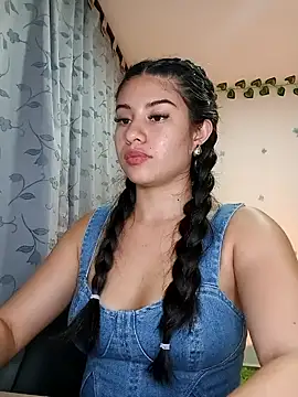 Snapshot of tara20_ chatting on 02-07-25, 03:55 tara20 online show from 02-07-25, 03:55