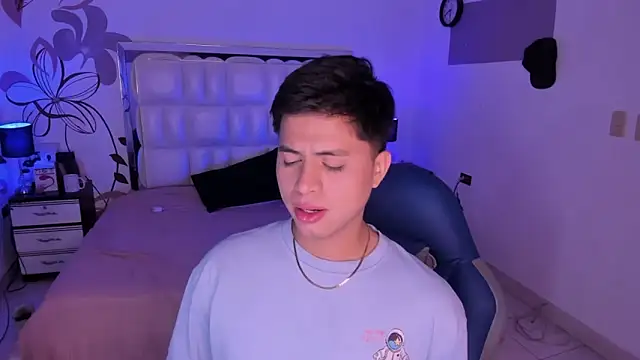 Niicky1  online show from 12-30-24, 08:47