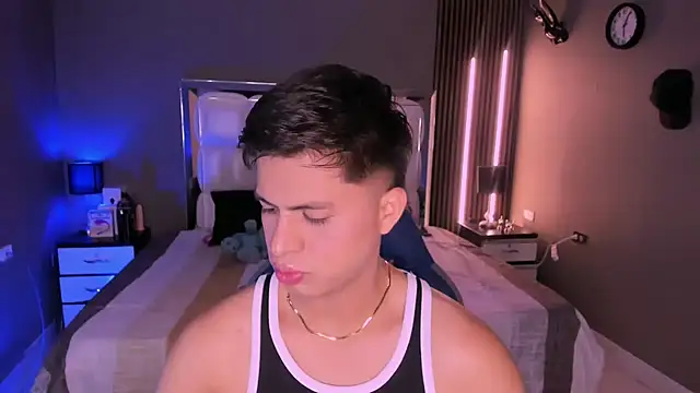 Niicky1  online show from 03-04-25, 09:43