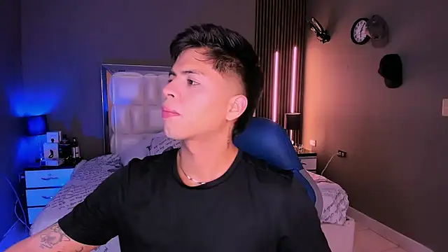 Niicky1  online show from 03-14-25, 09:21