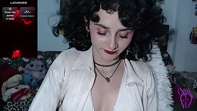 kitty22  online show from 12-20-25, 11:06