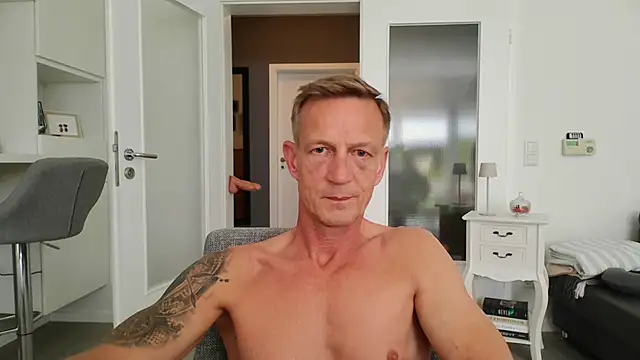 Snapshot of dirks71 chatting on 05-29-26, 11:52 dirks71 online show from 05-29-26, 11:52