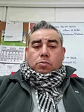 Snapshot of Manolete007x chatting on 09-29-25, 04:34 Manolete007x online show from 09-29-25, 04:34