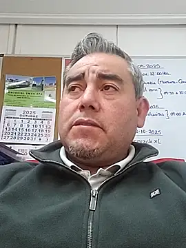 Snapshot of Manolete007x chatting on 10-06-25, 10:18 Manolete007x online show from 10-06-25, 10:18