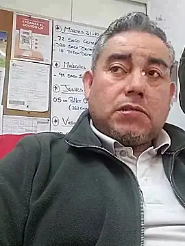 Snapshot of Manolete007x chatting on 10-23-25, 11:14 Manolete007x online show from 10-23-25, 11:14