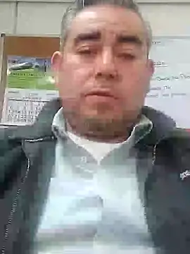 Snapshot of Manolete007x chatting on 10-30-25, 10:32 Manolete007x online show from 10-30-25, 10:32