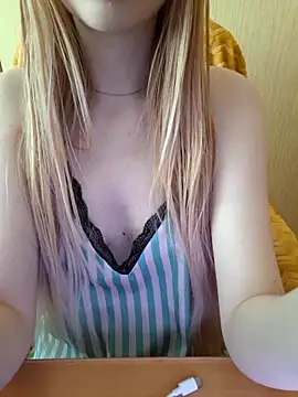 Elza kom online show from 02-17-26, 04:09