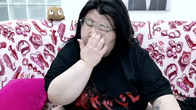 Nadine asian online show from 04-12-26, 06:18