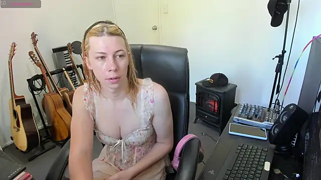 Ts-lucy-lux online show from 09-10-25, 09:59