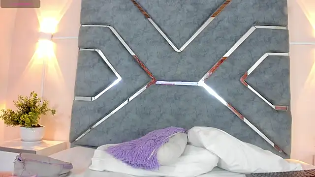 LucciaPorter online show from 04-13-26, 02:22