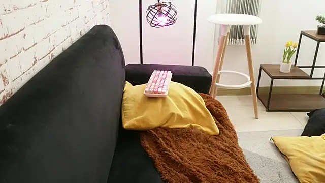 Sofhia cruz online show from 12-18-25, 06:36