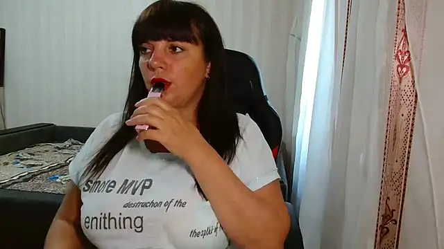 Snapshot of Jane_Luste chatting on 06-03-26, 08:17 Jane Luste online show from 06-03-26, 08:17