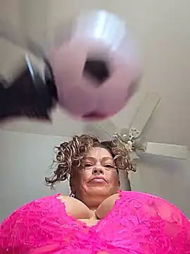 Snapshot of Erotic_and_Exotic chatting on 06-27-26, 08:25 Erotic and Exotic online show from 06-27-26, 08:25