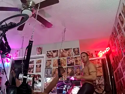 Snapshot of luvs2cumm69 chatting on 01-11-25, 02:30 luvs2cumm69 online show from 01-11-25, 02:30