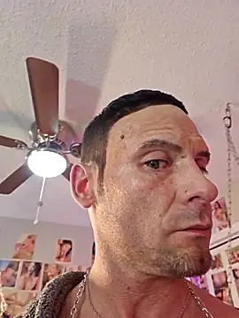 Snapshot of luvs2cumm69 chatting on 02-26-25, 01:11 luvs2cumm69 online show from 02-26-25, 01:11