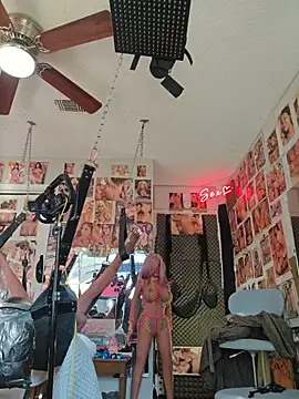 Snapshot of luvs2cumm69 chatting on 11-02-25, 02:19 luvs2cumm69 online show from 11-02-25, 02:19