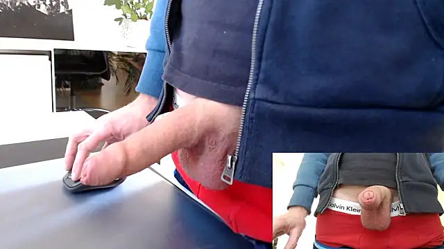 Snapshot of sperma_tributes chatting on 02-18-25, 11:00 sperma tributes online show from 02-18-25, 11:00