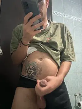 Snapshot of Magicerosxx69 chatting on 11-03-25, 07:53 Magicerosxx69 online show from 11-03-25, 07:53