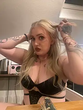 QueenOfFknBj online show from 03-04-25, 07:11