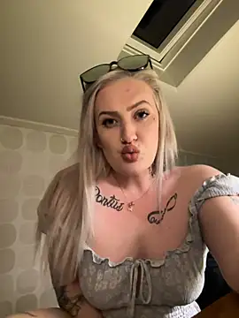 QueenOfFknBj online show from 03-21-25, 07:13