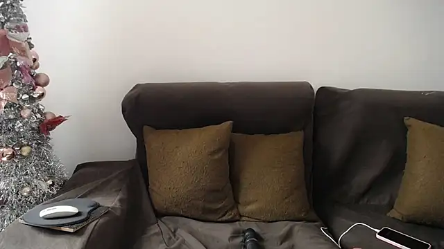 sara winehouse1 online show from 01-08-25, 04:11