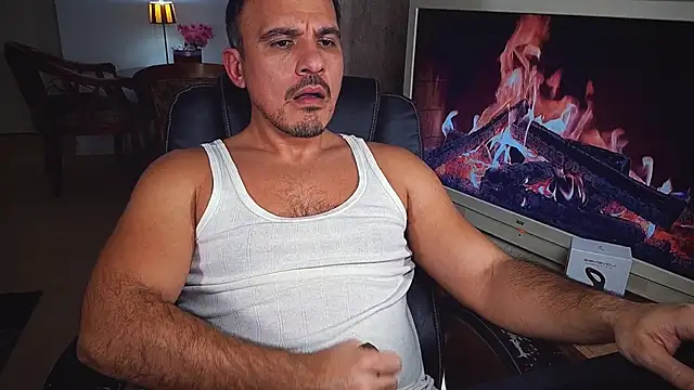 Snapshot of officeman7 chatting on 12-11-24, 05:15 officeman7 online show from 12-11-24, 05:15