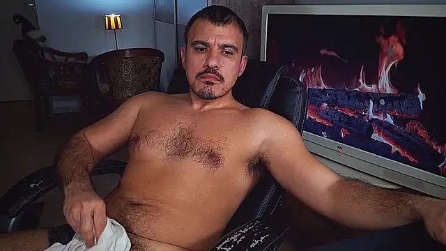 Snapshot of officeman7 chatting on 12-20-24, 08:55 officeman7 online show from 12-20-24, 08:55