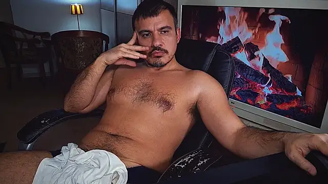 Snapshot of officeman7 chatting on 01-08-25, 08:07 officeman7 online show from 01-08-25, 08:07