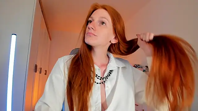 Aliceginger99 online show from 07-10-26, 01:14