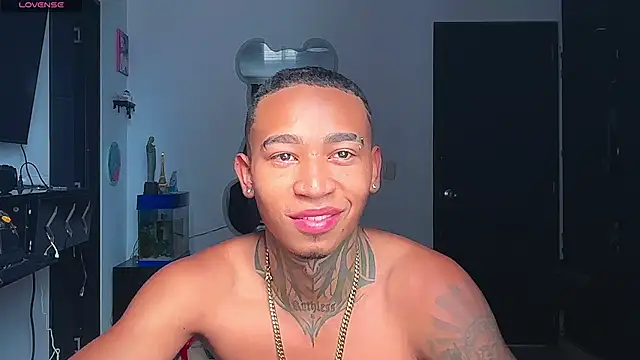 Snapshot of sexy_blacks_ chatting on 08-01-26, 01:10 sexy blacks online show from 08-01-26, 01:10
