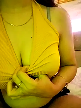 Snapshot of Rona_Roy chatting on 06-07-26, 04:22 Rona Roy online show from 06-07-26, 04:22