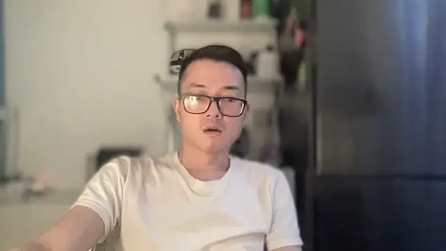 Snapshot of wangjian2324 chatting on 10-27-25, 10:03 wangjian2324 online show from 10-27-25, 10:03