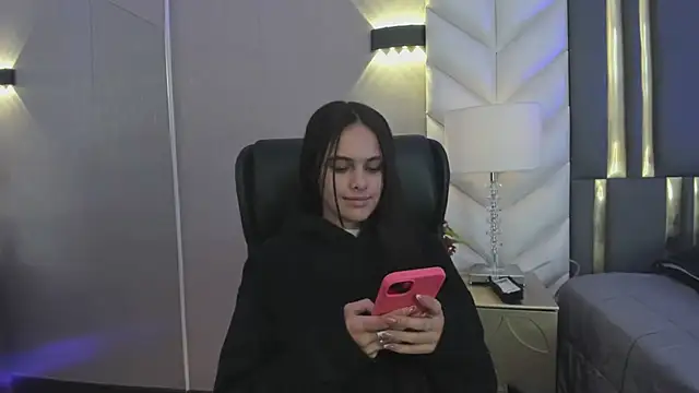 ChloeHarper  online show from 04-17-26, 11:46