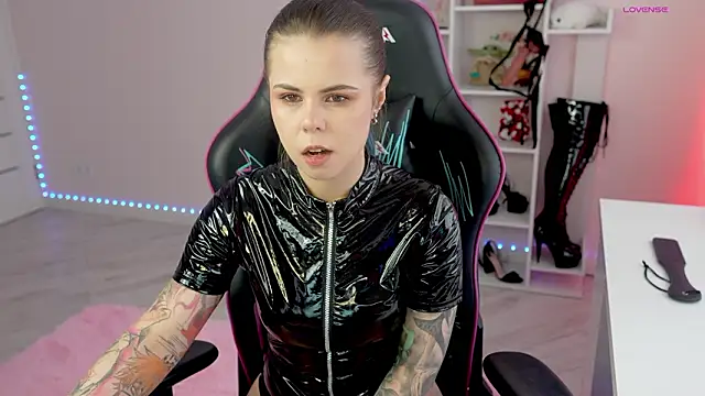 Latex Kitty online show from 03-25-26, 02:23