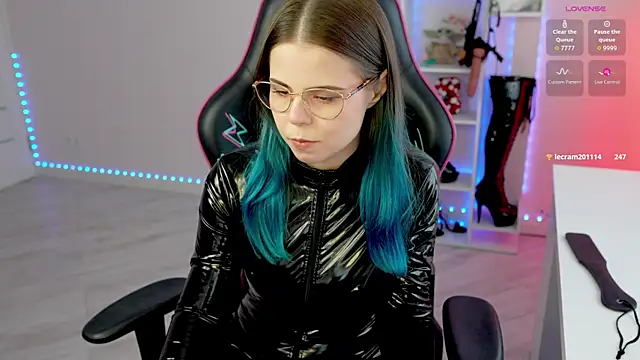Snapshot of Latex_Kitty chatting on 06-15-26, 02:52 Latex Kitty online show from 06-15-26, 02:52