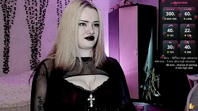 strawberry elfcat online show from 07-31-26, 11:48