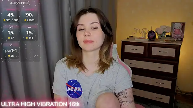 cutie mili online show from 12-18-25, 09:59